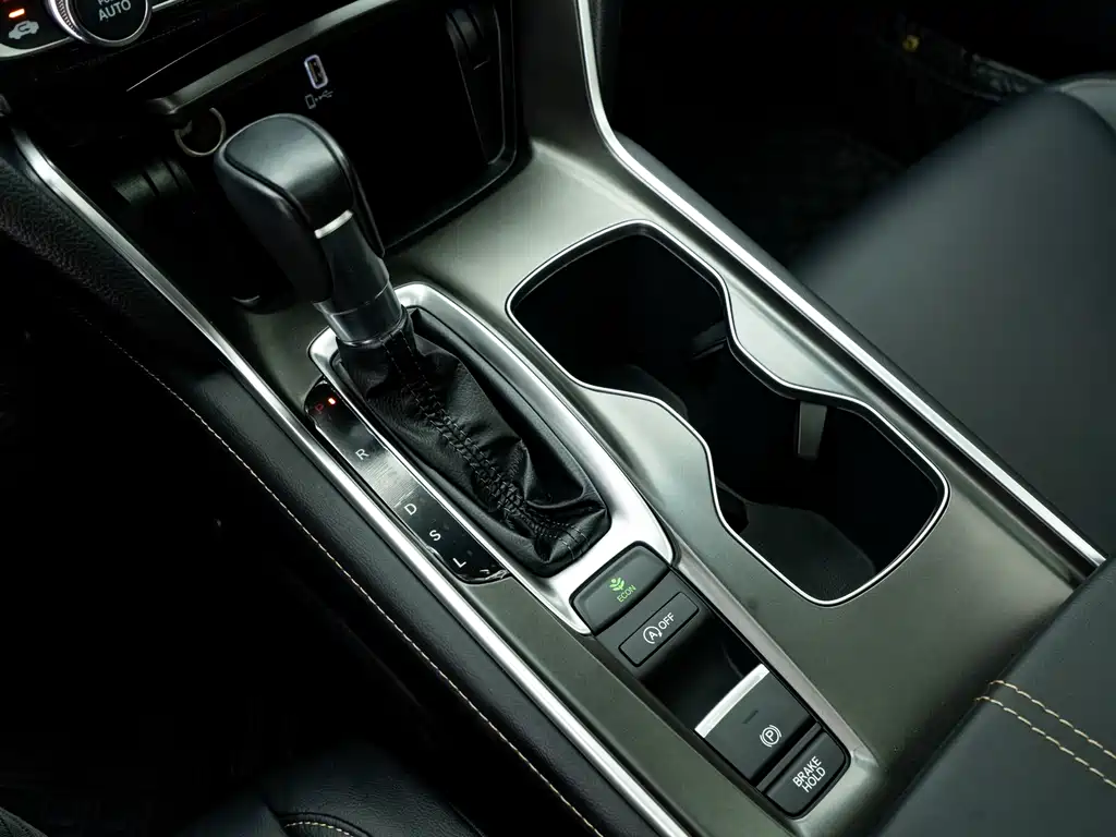 Honda Accord 2023 — фото 10