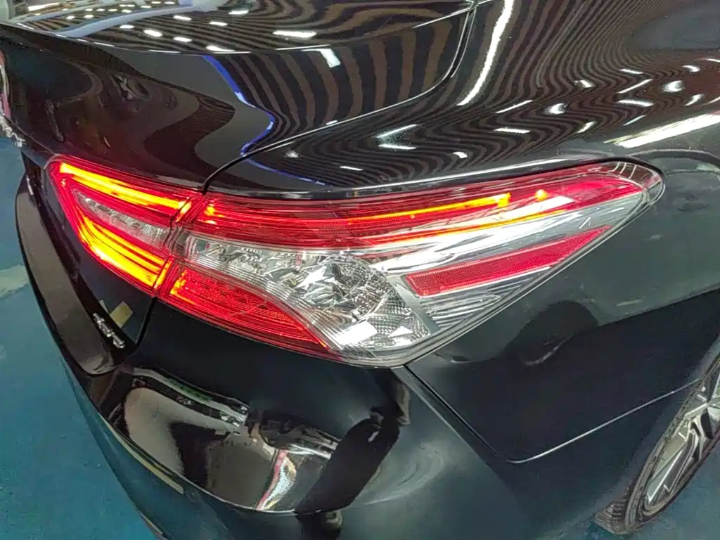 Toyota Camry 2021 — фото 8