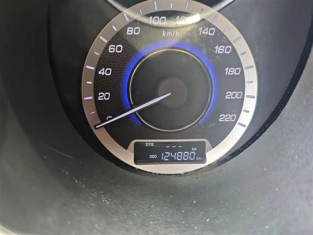 Changan Eado XT 2015 — фото 12