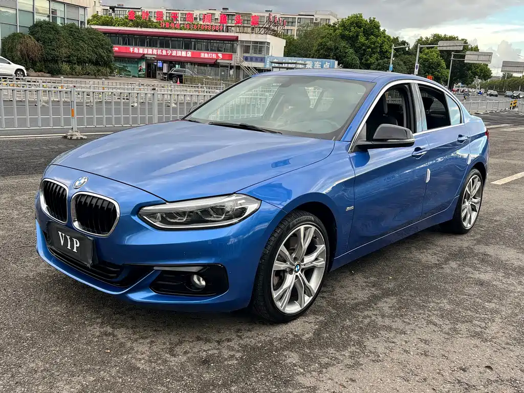 BMW 1 Series 2018 — фото 1