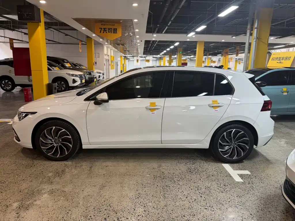 Volkswagen Golf 2023