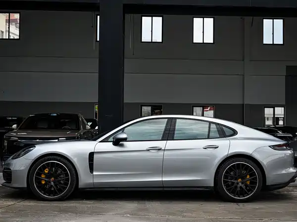 Porsche Panamera 2022