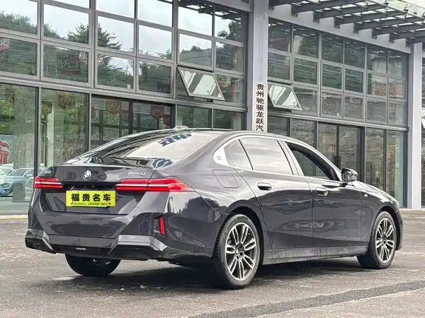 BMW 5 Series 2025