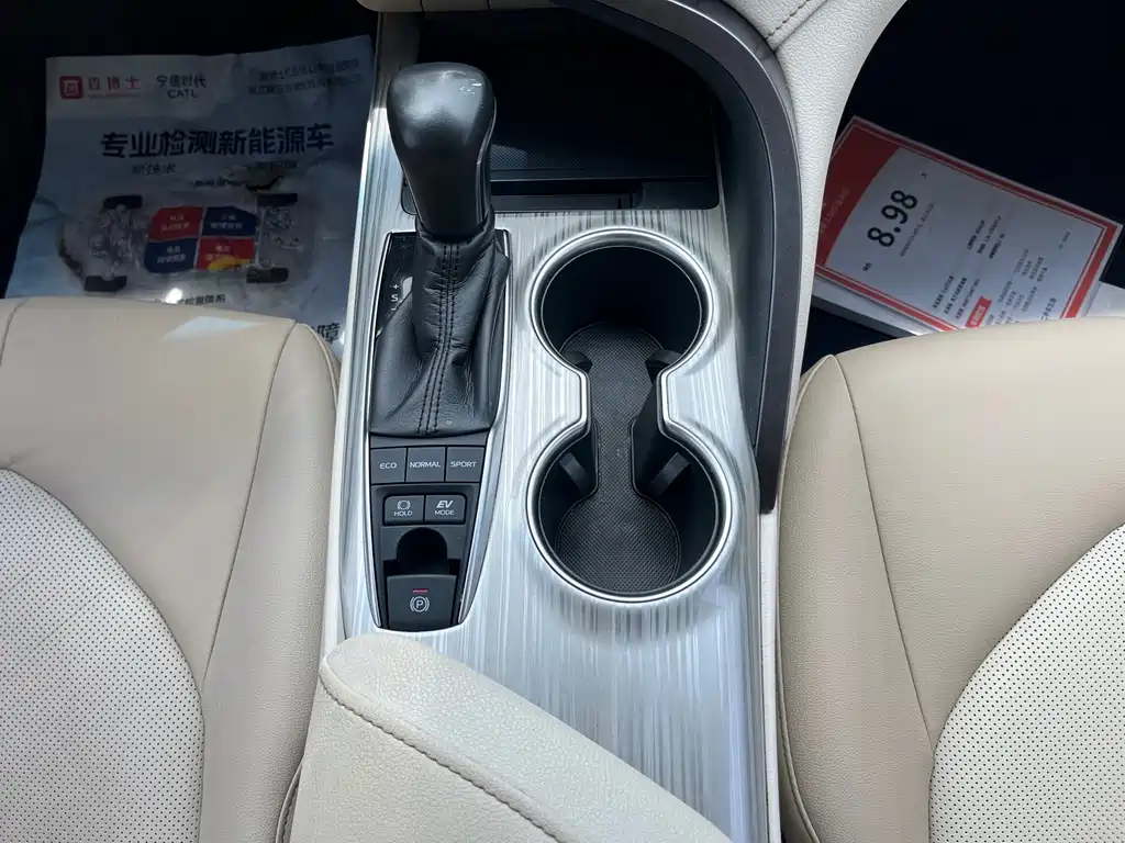 Toyota Camry 2018 — фото 19