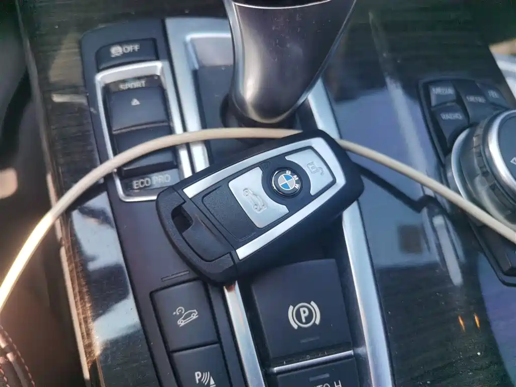 BMW X4 2015 — фото 12
