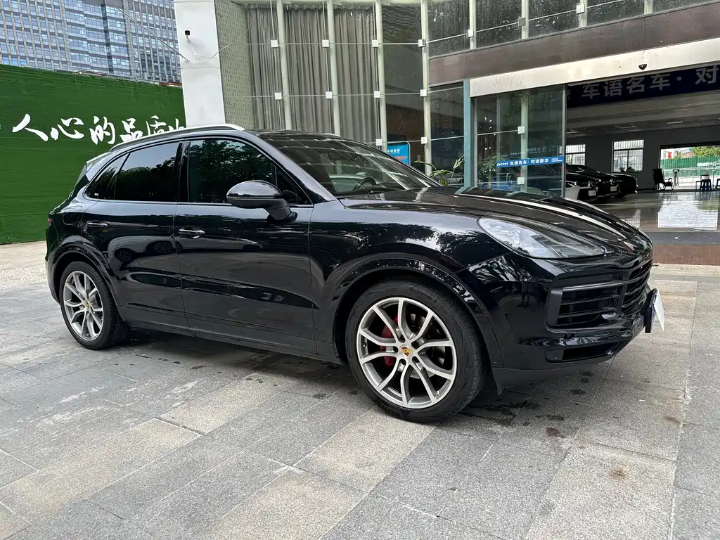 Porsche Cayenne 2019 — фото 3