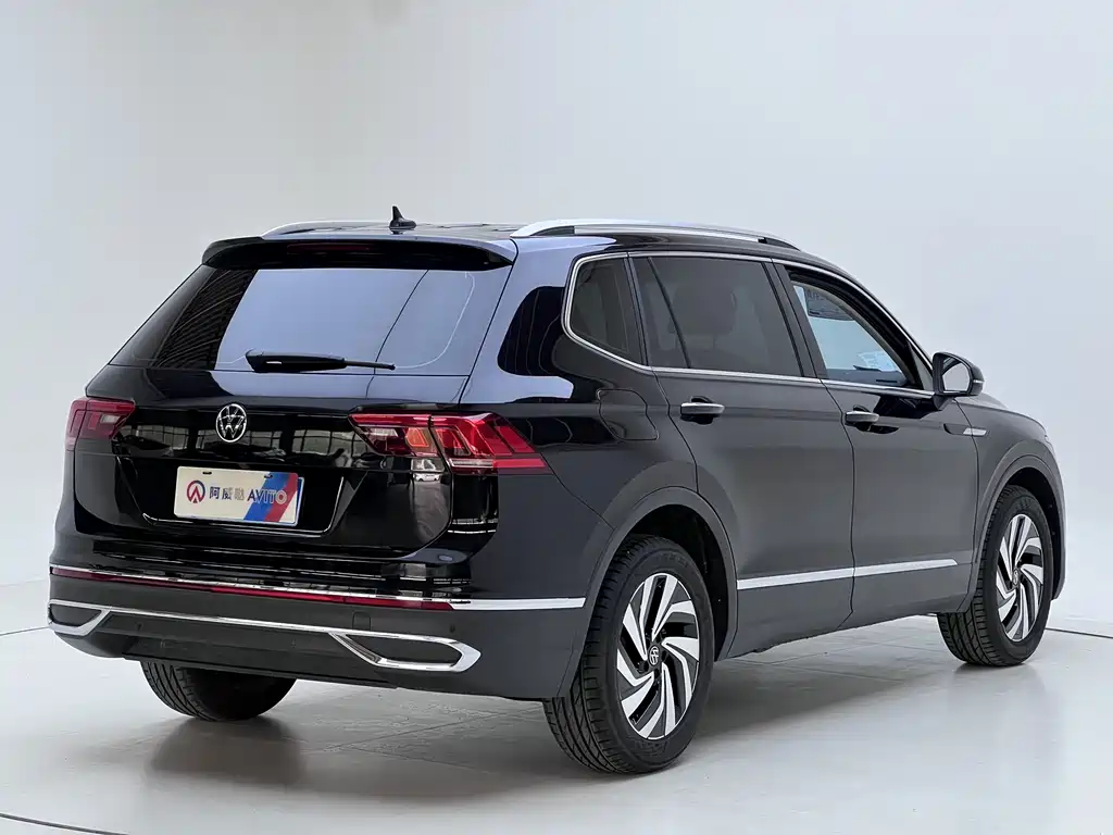 Volkswagen Tiguan L 2023 — фото 8