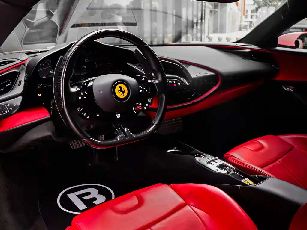 Ferrari SF90 2022 — фото 10