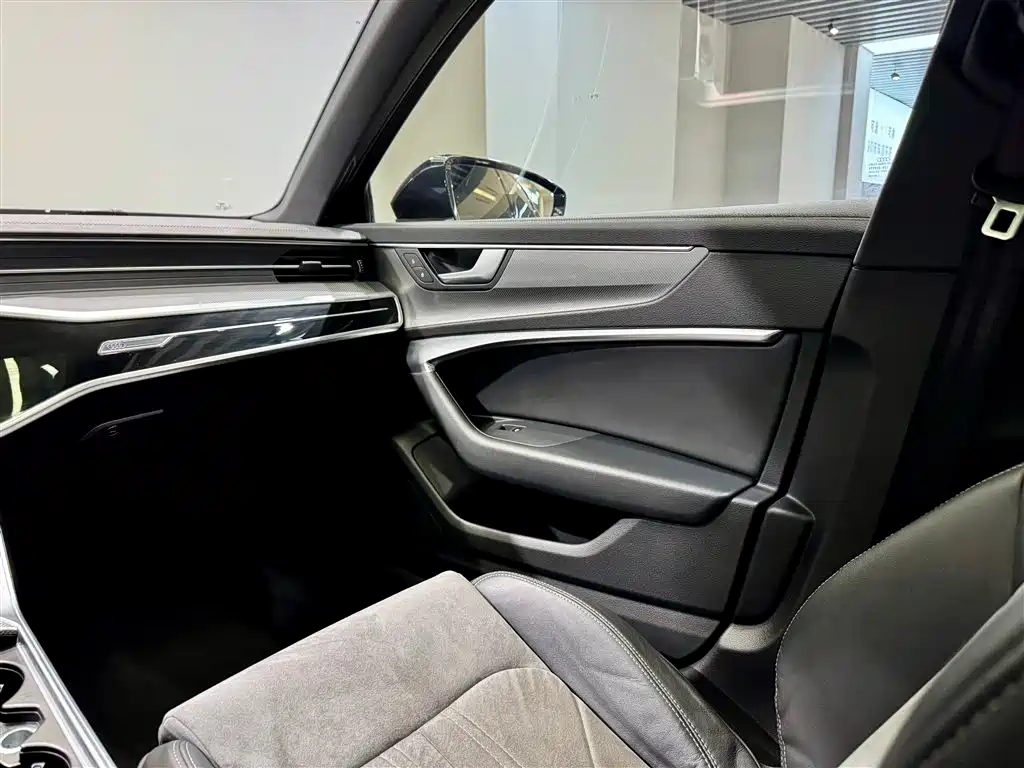 Audi A6L 2022 — фото 28