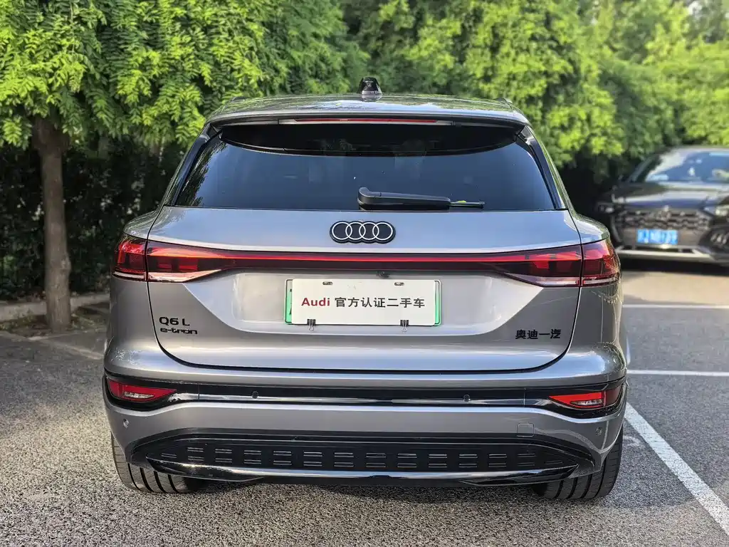 Audi Q6L e-tron 2025 — фото 6