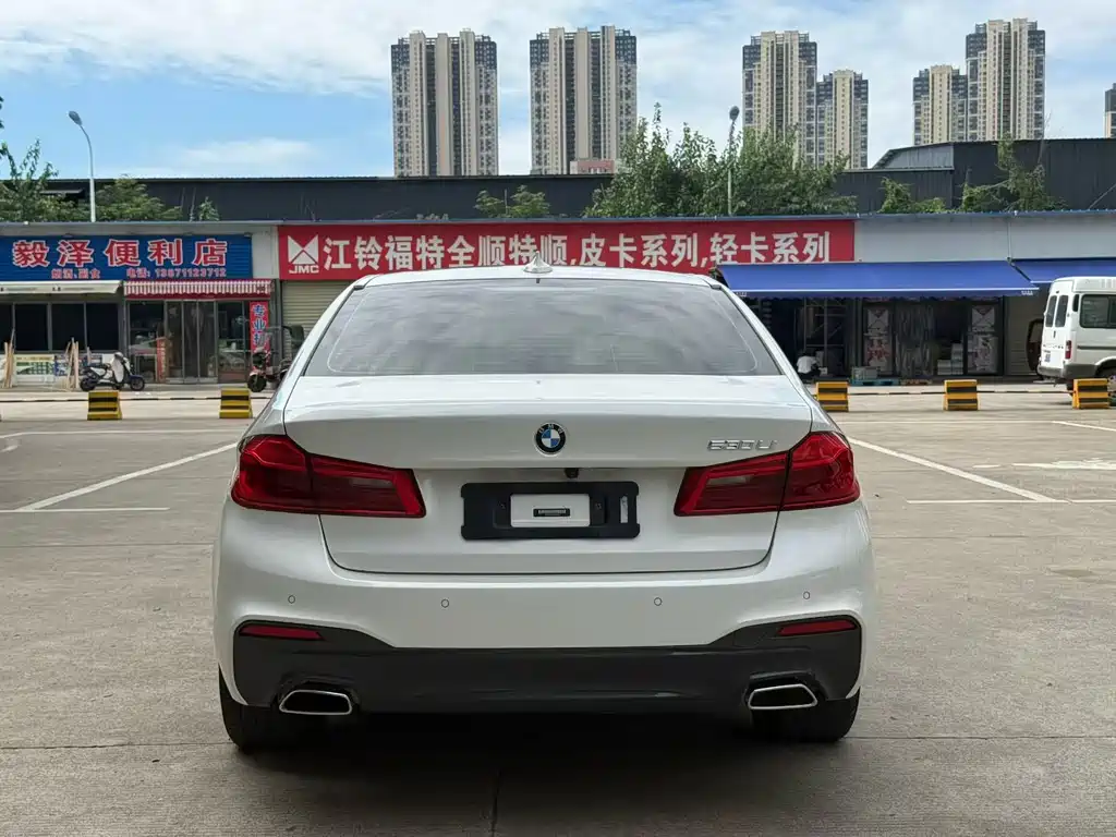 BMW 5 Series 2019 — фото 15