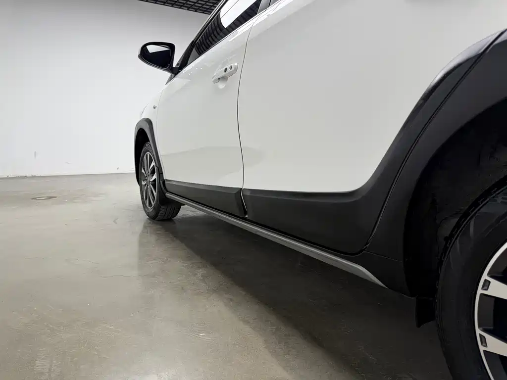 Toyota Yaris L 2023 — фото 20