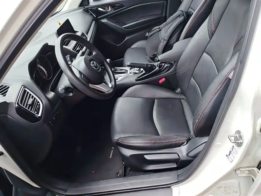 Mazda 3 Axela 2016 — фото 15