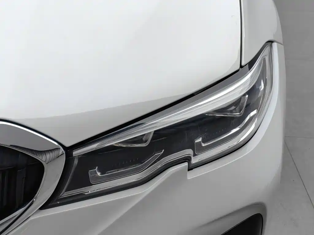 BMW 3 Series 2021