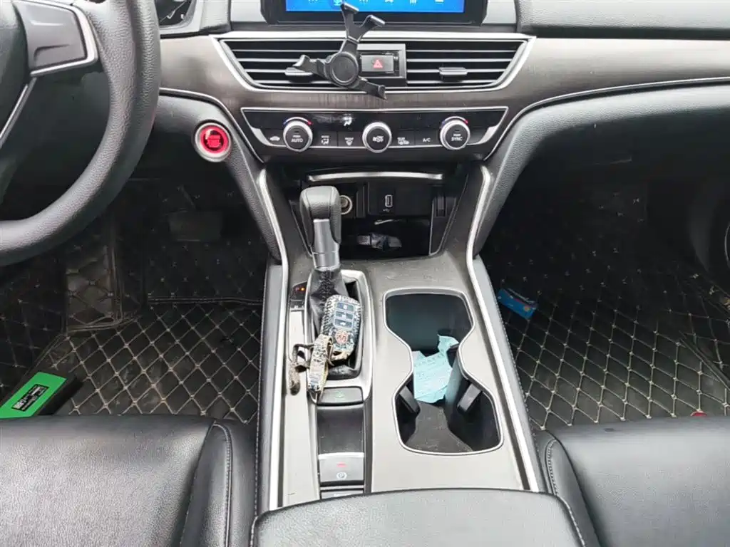 Honda Accord 2020 — фото 14