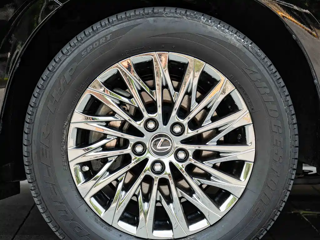 Lexus LM 2023