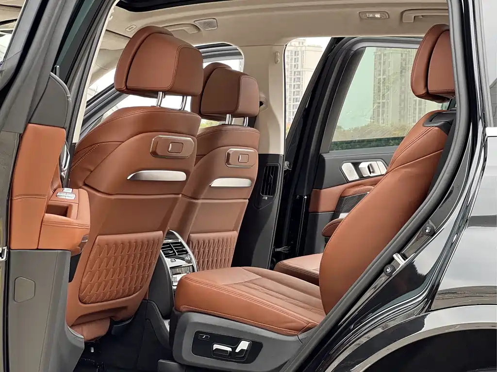 BMW X7 M60i 2025 — фото 5