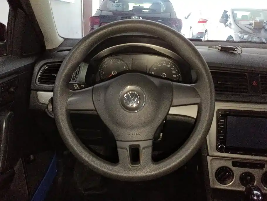 Volkswagen Lavida 2013 — фото 15