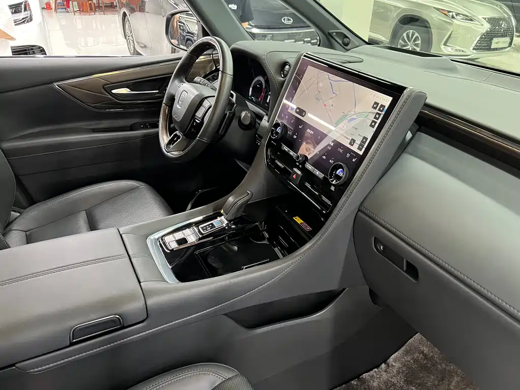 Toyota Vellfire 2023 — фото 19
