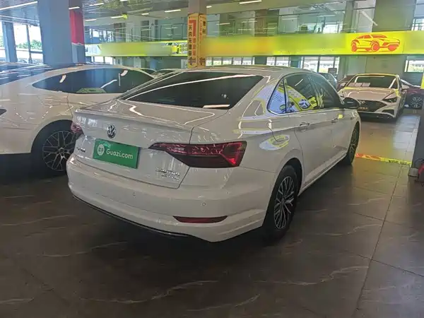 Volkswagen Sagitar 2019