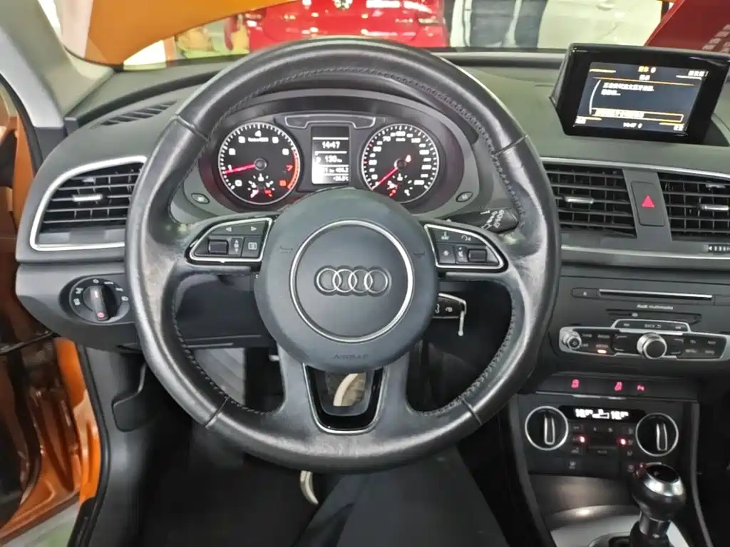 Audi Q3 2016 — фото 11