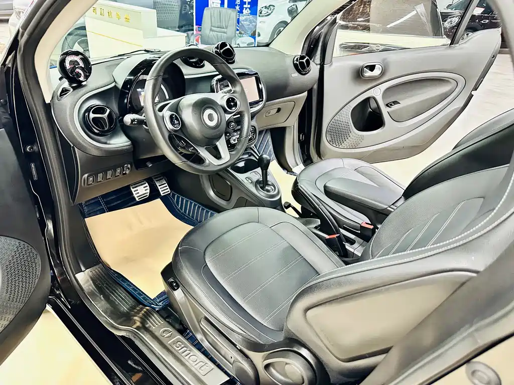 smart Fortwo 2018 — фото 15