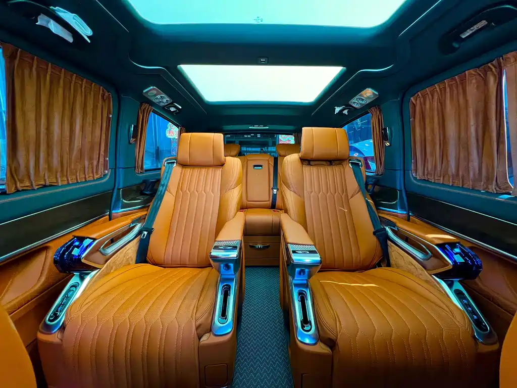 Mercedes-Benz V-Class 2022 — фото 6