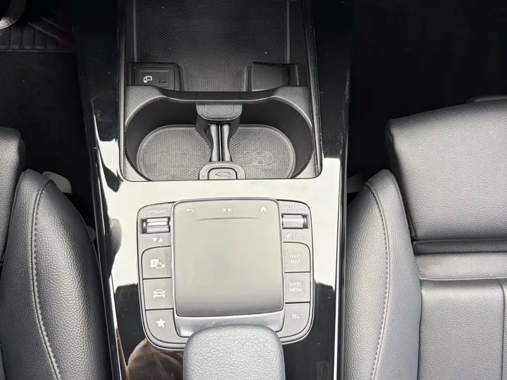Mercedes-Benz A-Class 2021 — фото 11