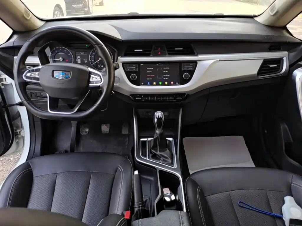 Geely Vision X3 2020 — фото 10