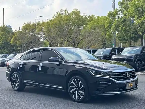Volkswagen Passat 2023