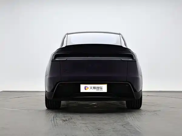 Tesla Model Y L 2026