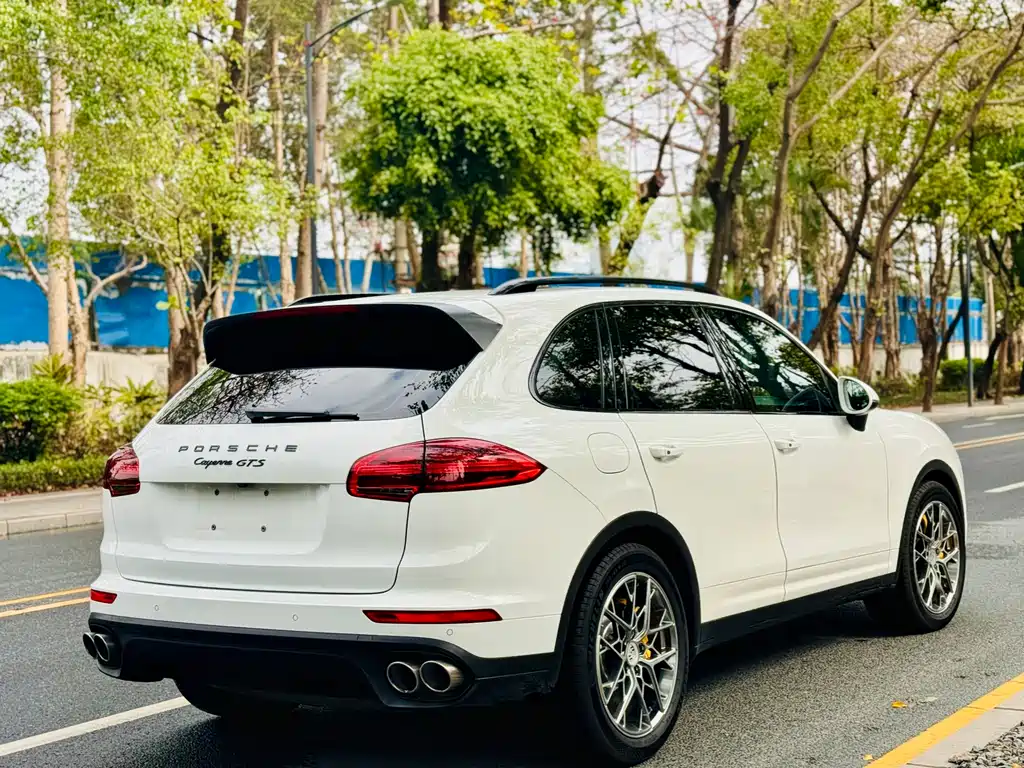 Porsche Cayenne 2015 — фото 9