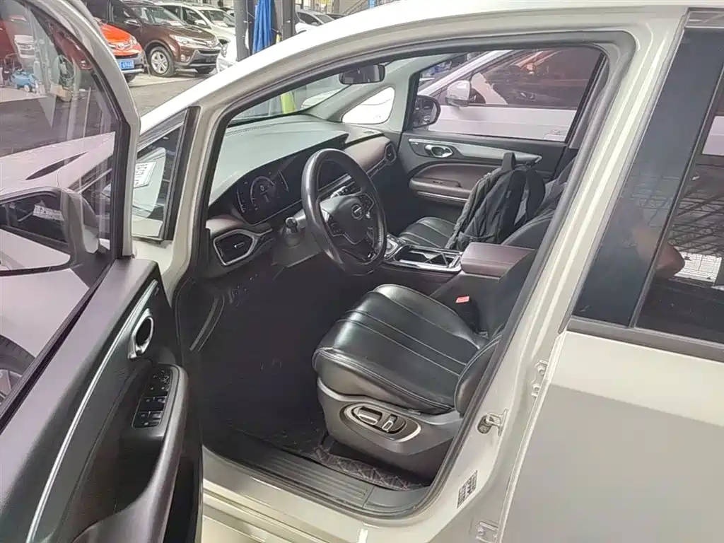 GAC Motor Trumpchi M6 2023 — фото 16