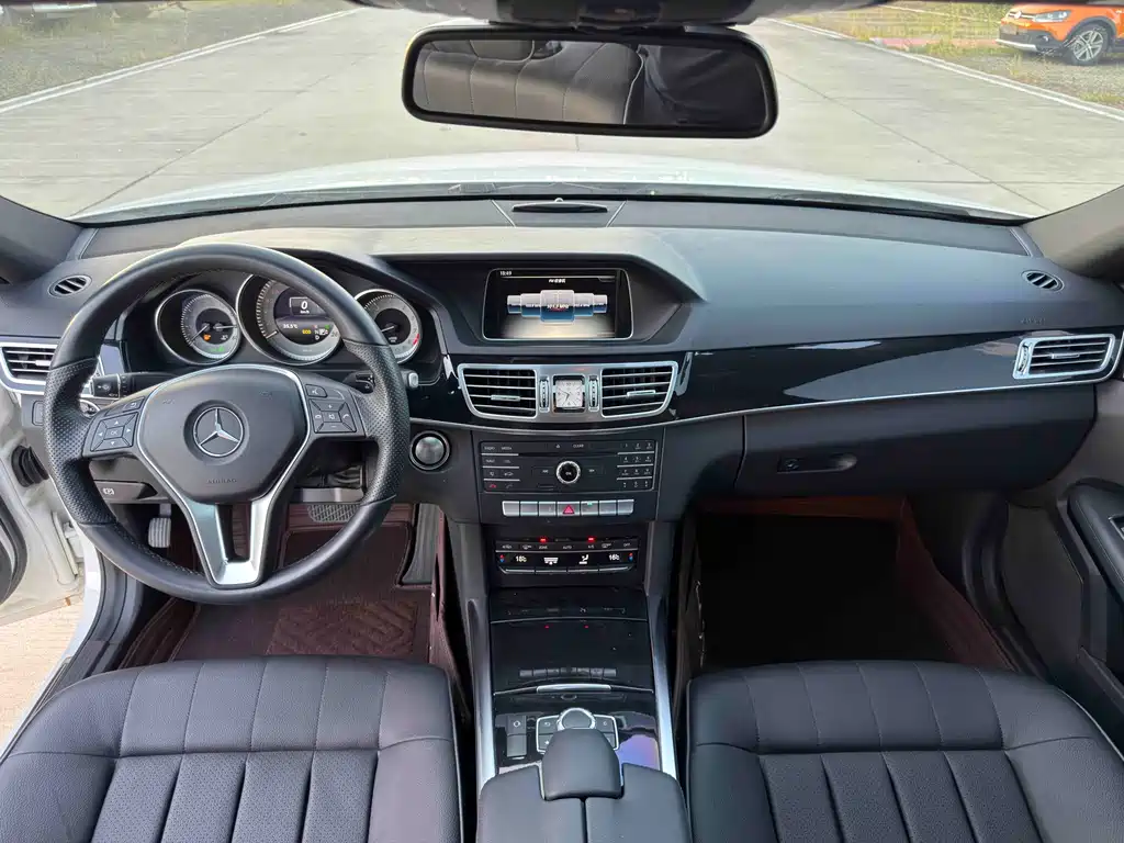 Mercedes-Benz E-Class 2015 — фото 8