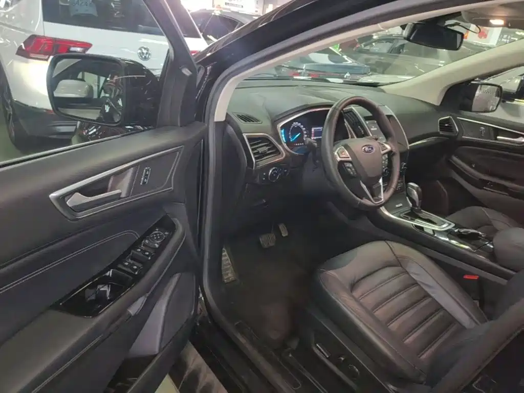 Ford Edge 2016 — фото 16
