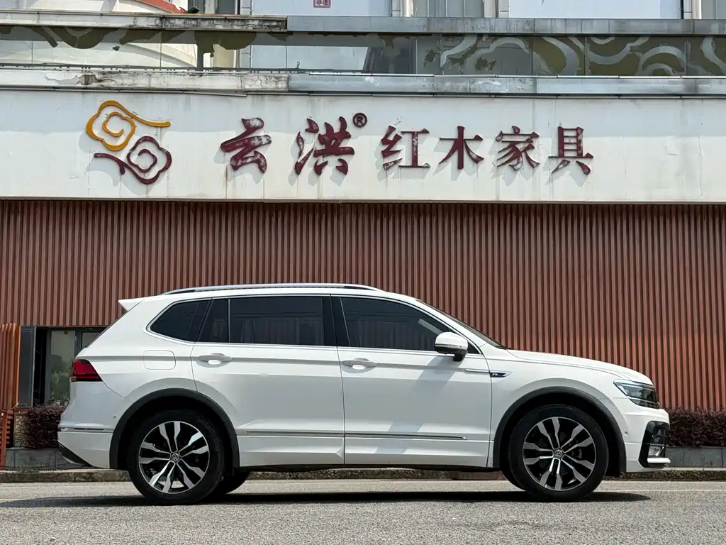Volkswagen Tiguan L 2021 — фото 8