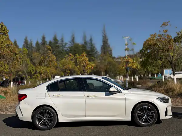 BMW 1 Series 2021