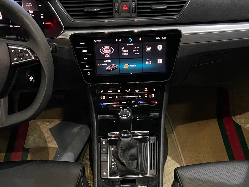 Skoda Superb 2022 — фото 20