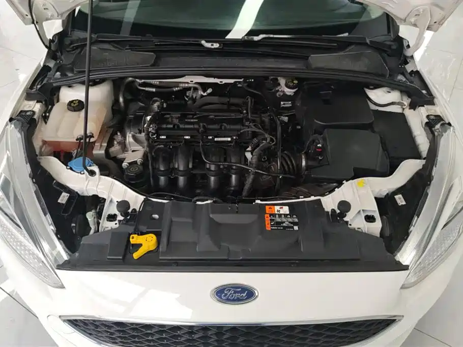 Ford Focus 2018 — фото 10
