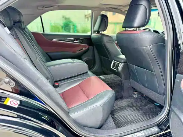 Toyota Crown 2019