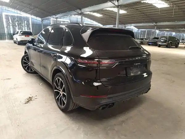 Porsche Cayenne 2023