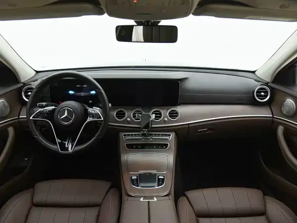 Mercedes-Benz E-Class 2022