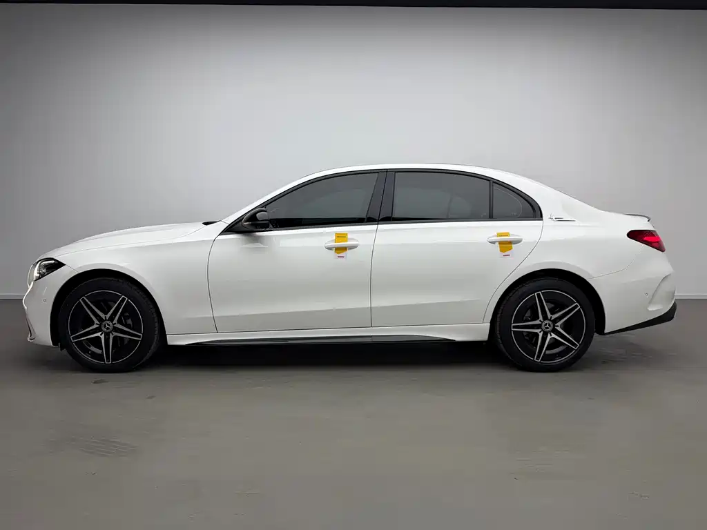 Mercedes-Benz C-Class 2024
