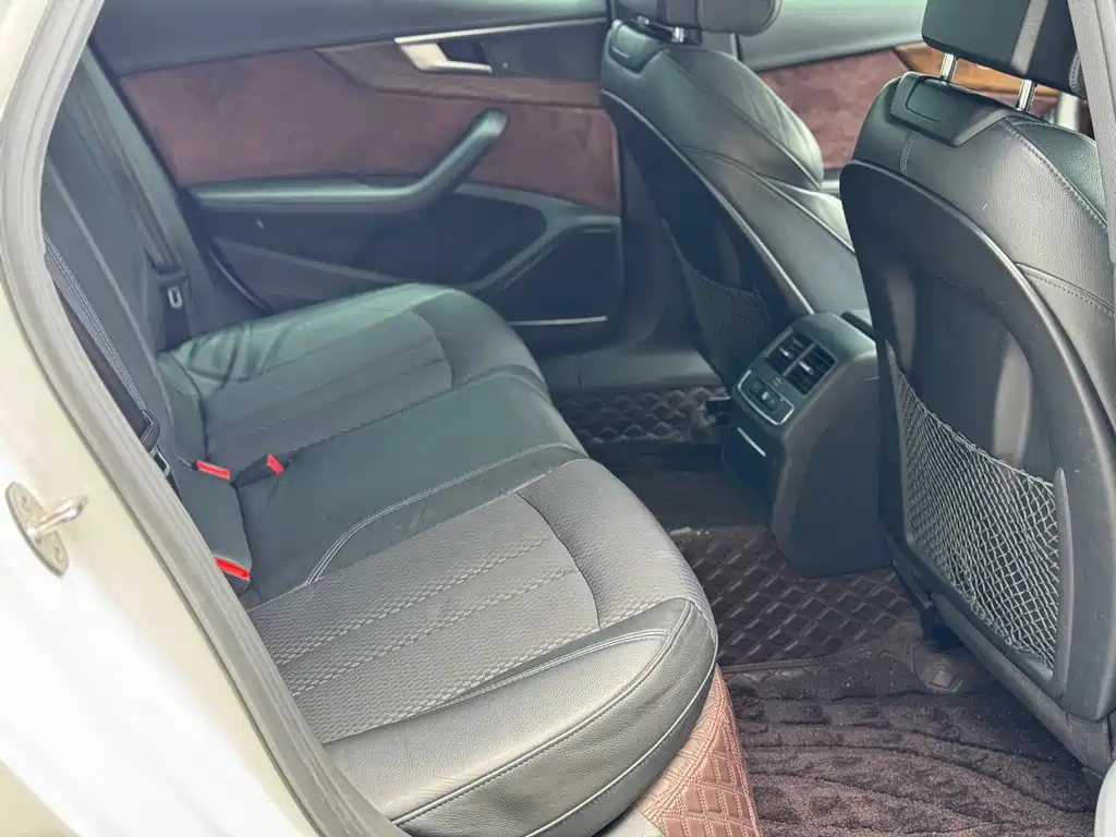 Audi A4L 2019