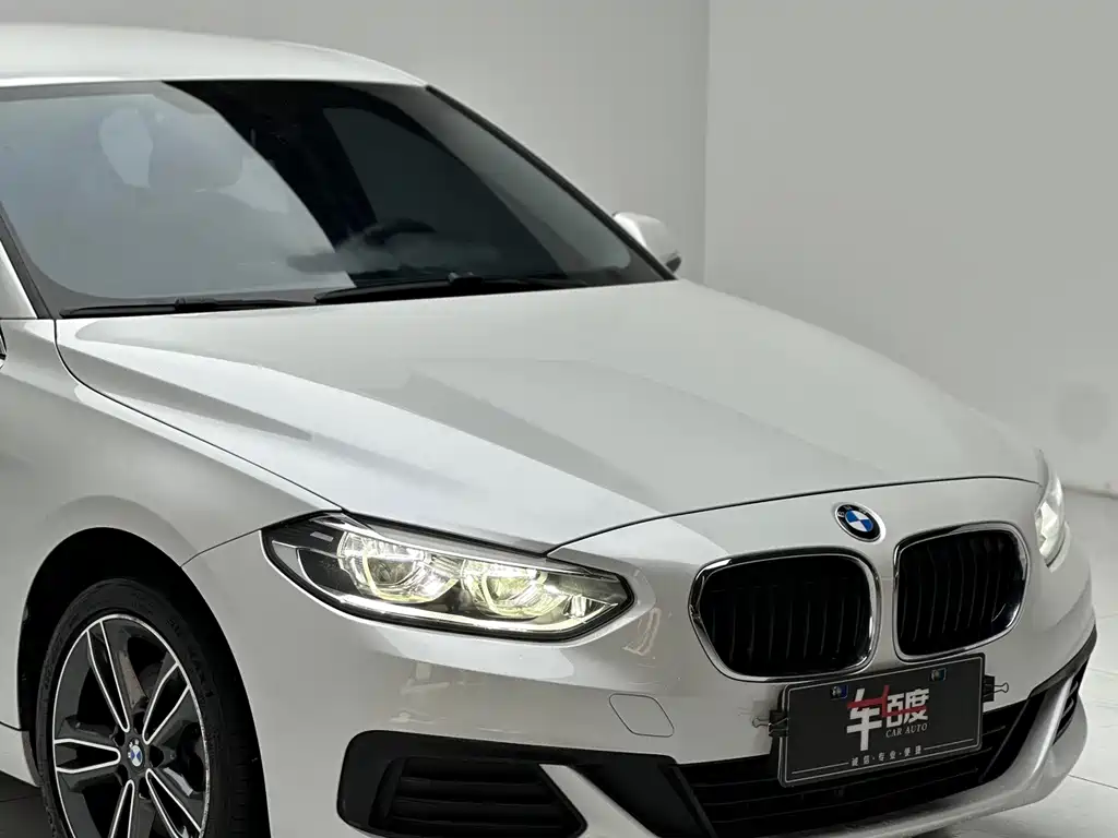 BMW 1 Series 2020 — фото 11
