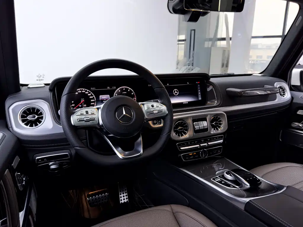 Mercedes-Benz G-Class 2022 — фото 16