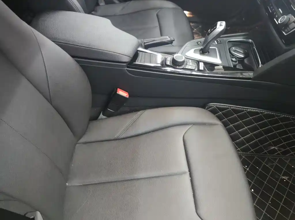 BMW 3 Series 2017 — фото 10