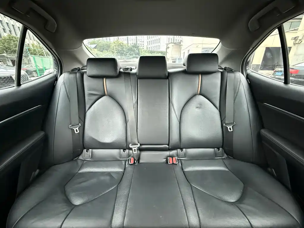 Toyota Camry 2022 — фото 21