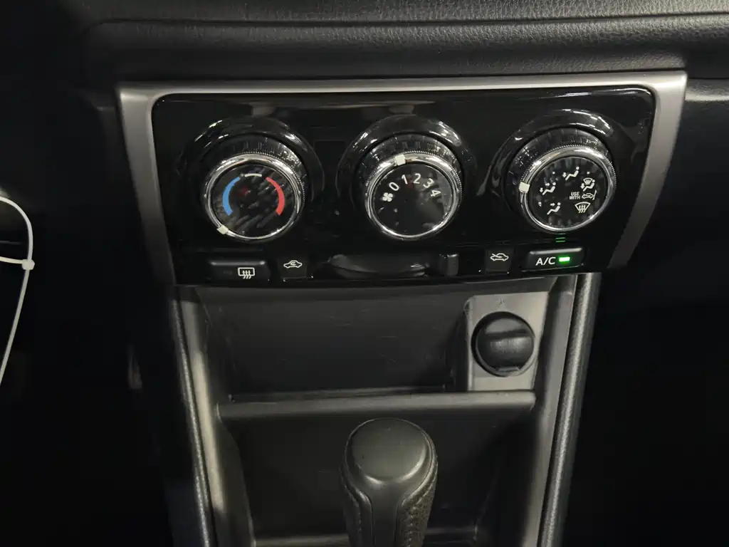 Toyota Yaris L 2022 — фото 15