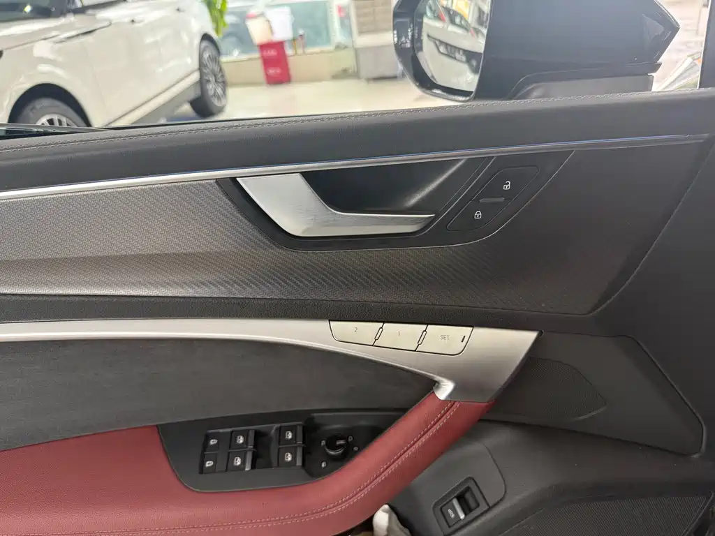 Audi A7L 2024